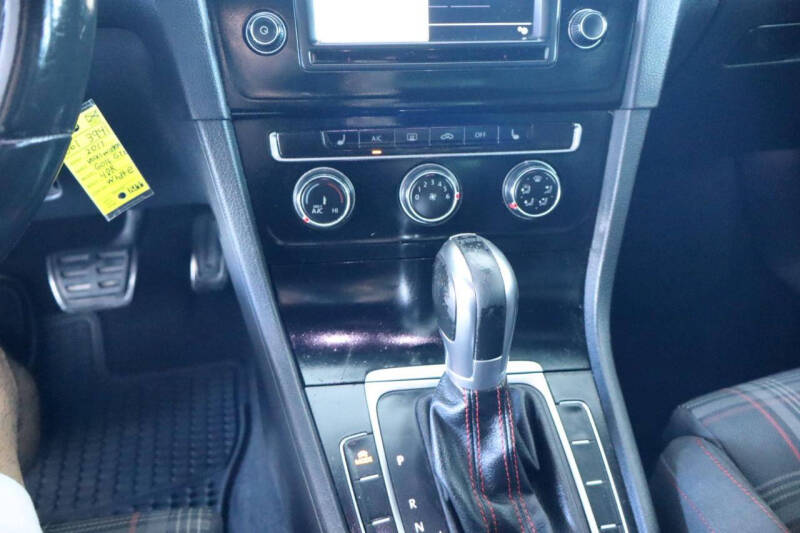 2017 Volkswagen Golf GTI S