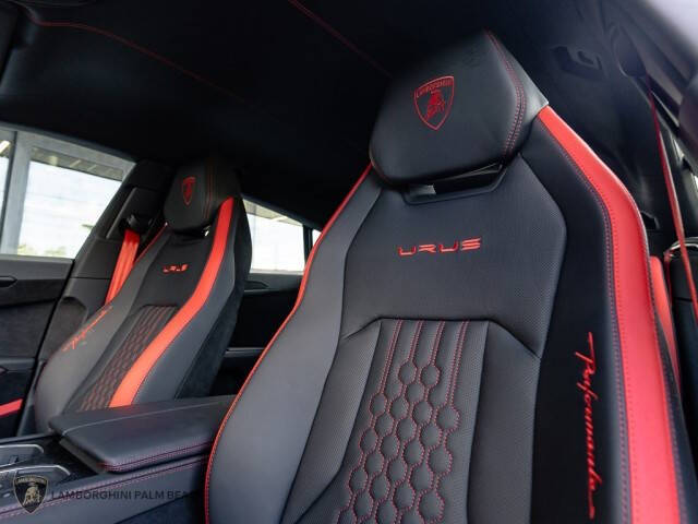 2024 Lamborghini Urus Performante