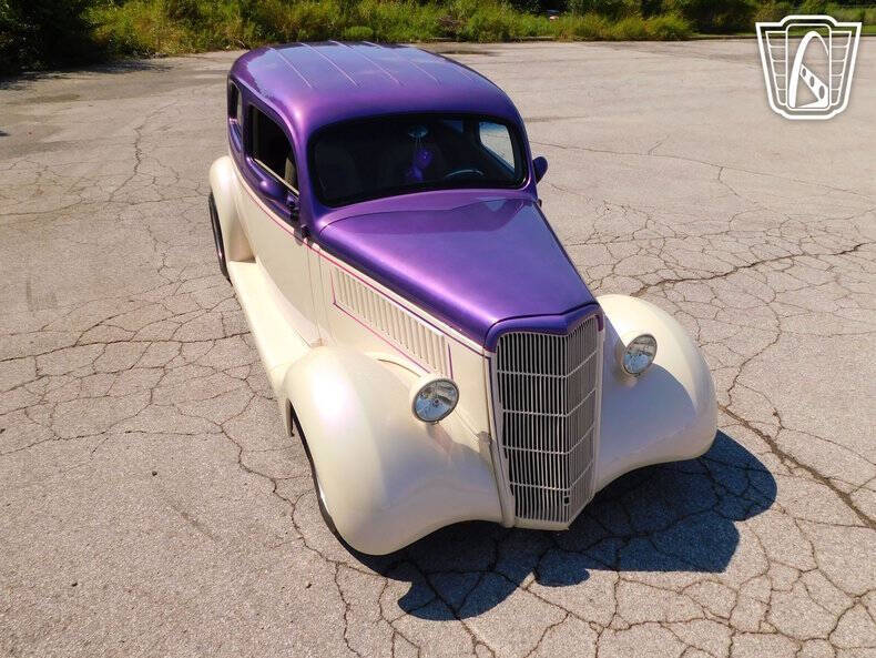 1935 Ford Tudor