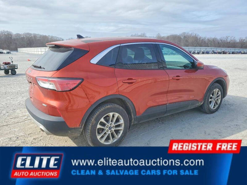 2020 Ford Escape SE