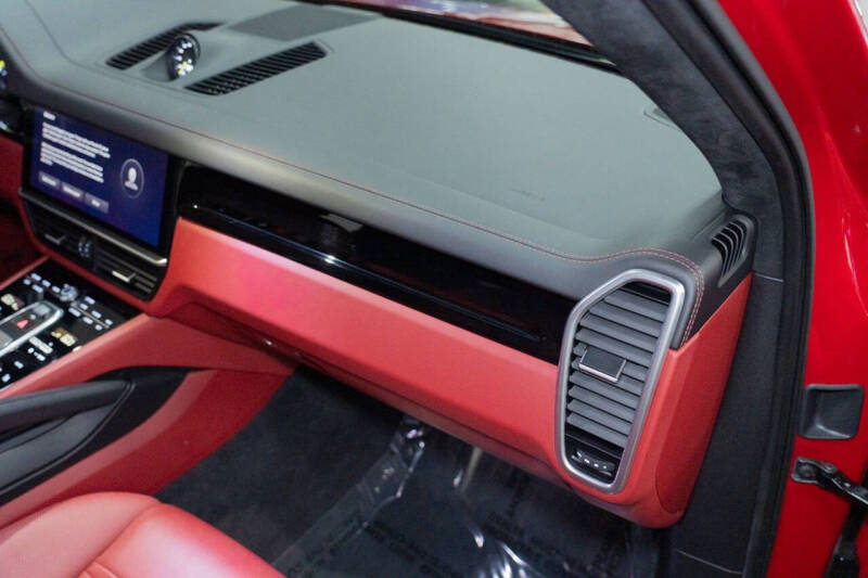 2022 Porsche Cayenne E-Hybrid