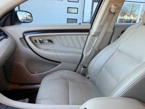 2015 Ford Taurus Limited