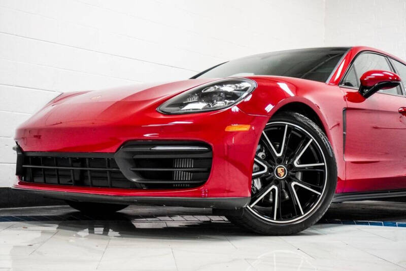2022 Porsche Panamera 4 Platinum Edition