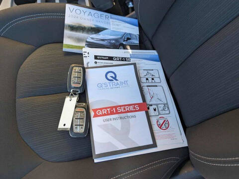 2024 Chrysler Voyager LX