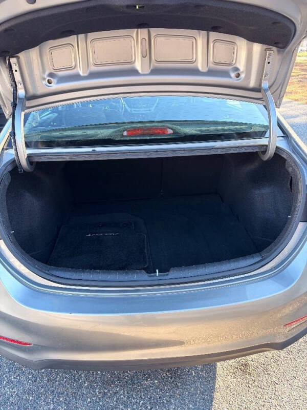 2021 Hyundai Accent SE