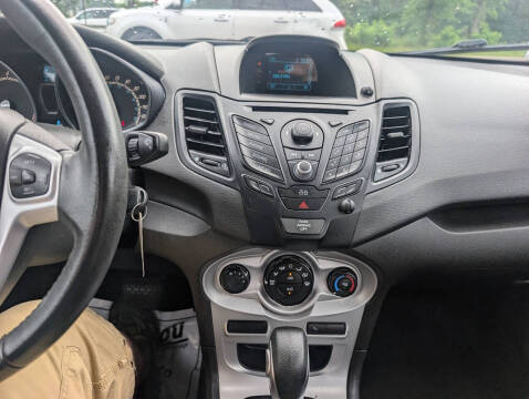 2014 Ford Fiesta SE