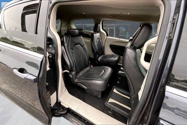 2021 Chrysler Pacifica Touring L