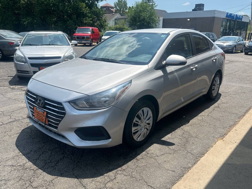 Silver 2019 Hyundai Accent Sedan Front-Wheel Drive 6-Speed Automatic