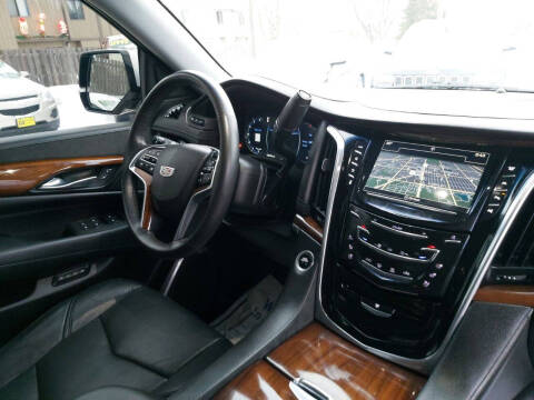 2017 Cadillac Escalade Luxury