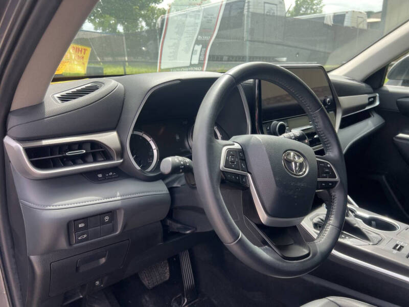2023 Toyota Highlander XLE