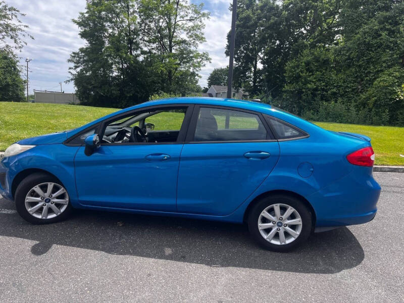 2012 Ford Fiesta SE