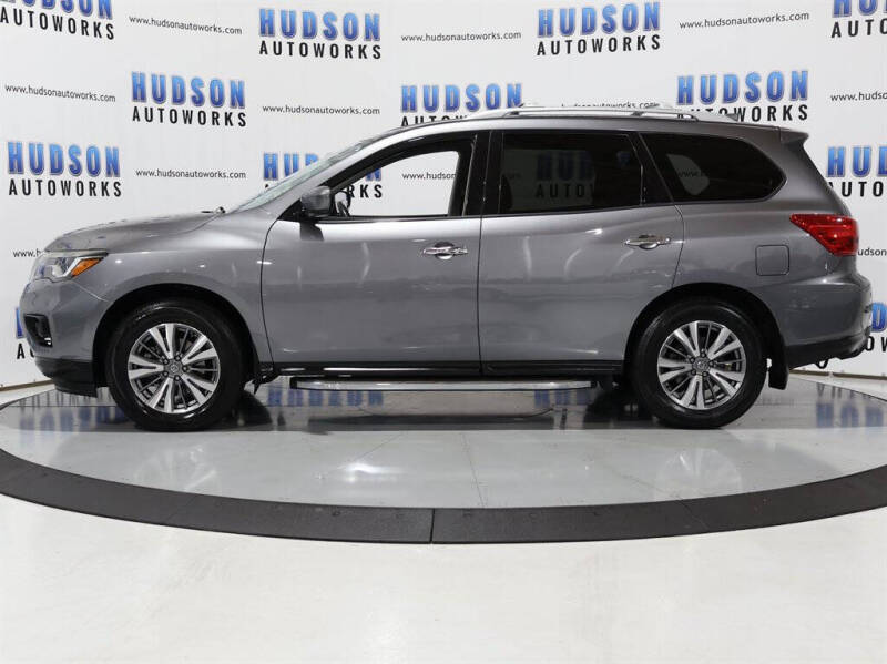 2020 Nissan Pathfinder SV