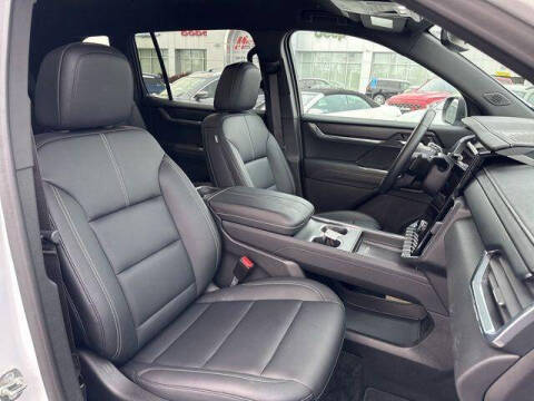 2024 GMC Acadia Elevation