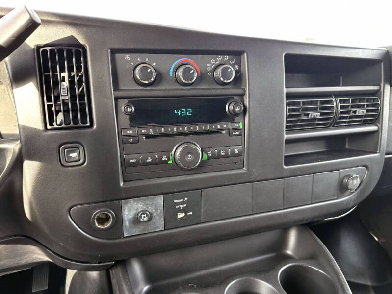 2010 GMC Savana LS 3500