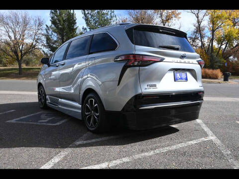 2025 Toyota Sienna Platinum 7-Passenger