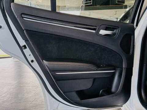 2023 Chrysler 300 C