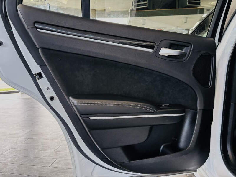 2023 Chrysler 300 C