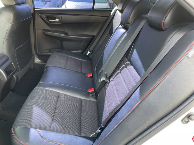 2016 Toyota Camry SE