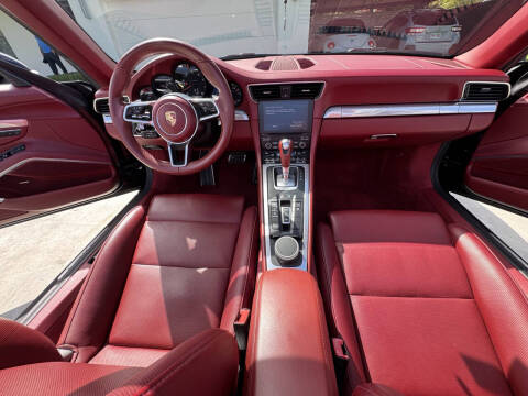 2017 Porsche 911 Carrera 4