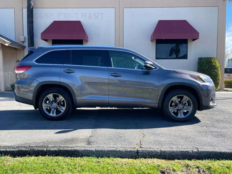 2017 Toyota Highlander Limited Platinum