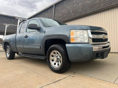 2011 Chevrolet Silverado 1500 for sale at IMPORTS AUTO GROUP in Akron OH