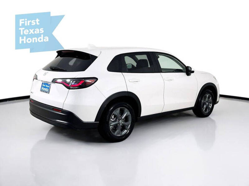 2027 Honda HR-V LX