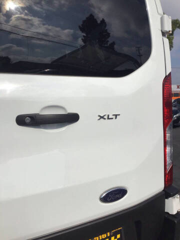 2023 Ford Transit 350 XLT