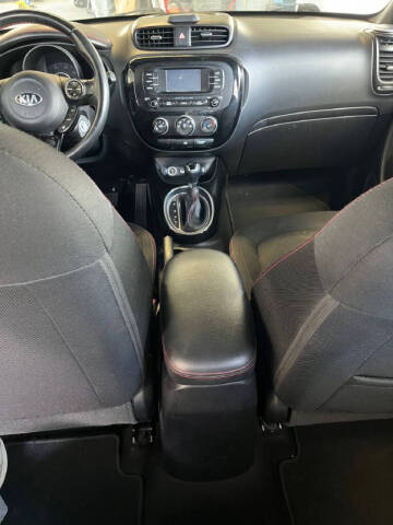 2016 Kia Soul +