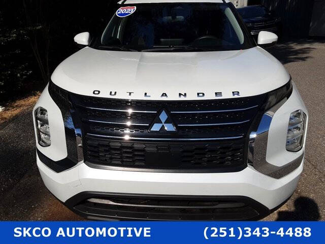 2023 Mitsubishi Outlander ES