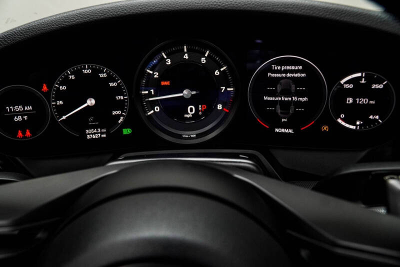 2022 Porsche 911 Carrera