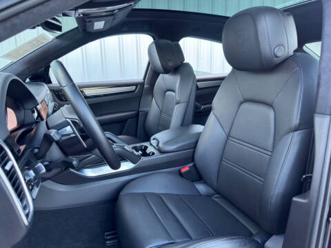 2021 Porsche Cayenne Turbo S E-Hybrid Coupe