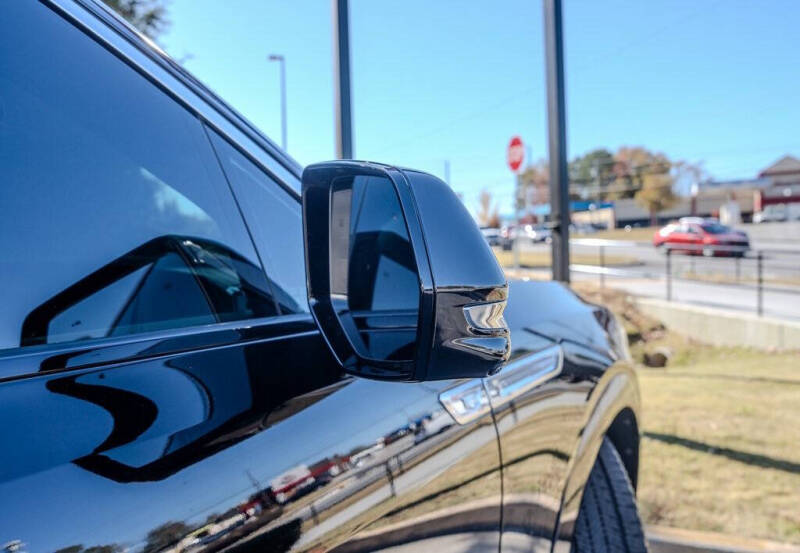 2025 Cadillac Escalade IQ Luxury 2