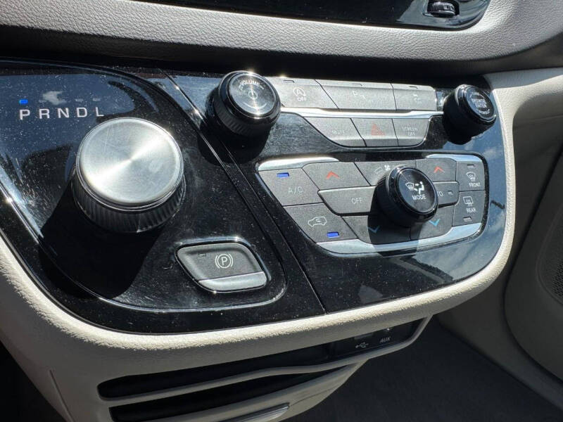 2020 Chrysler Pacifica Touring