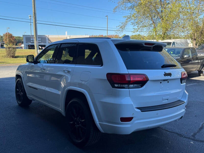 2020 Jeep Grand Cherokee Laredo