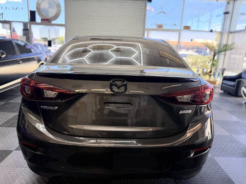 2018 Mazda MAZDA3 Touring
