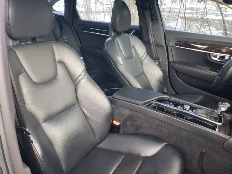 2018 Volvo S90 T6 Momentum