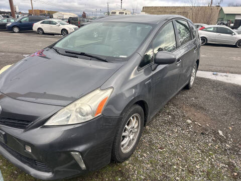 2013 Toyota Prius v Five
