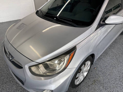 2012 Hyundai Accent GLS