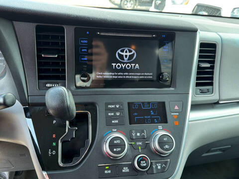 2017 Toyota Sienna