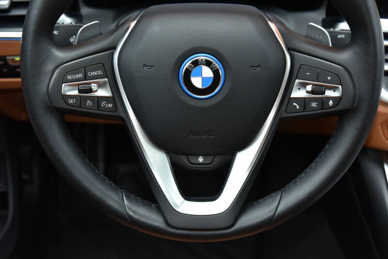 2022 BMW 3 Series 330e xDrive