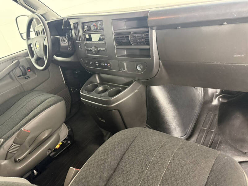 2024 Chevrolet Express 2500