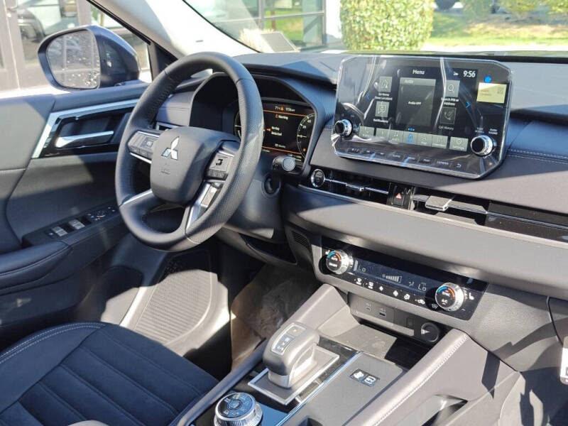 2025 Mitsubishi Outlander PHEV SE