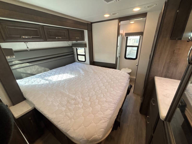 2025 Freightliner S2RV Chassis