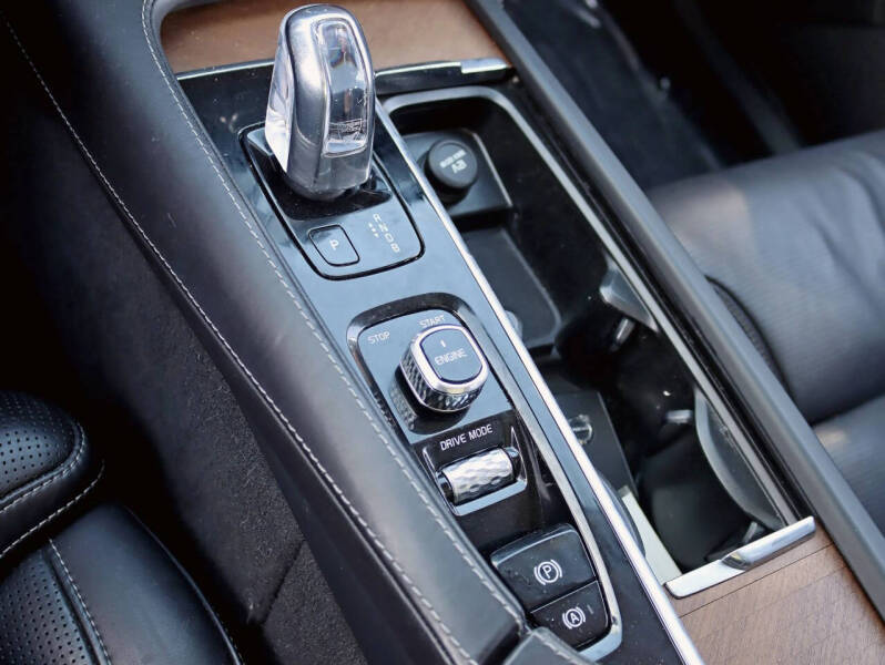 2016 Volvo XC90 T8 eAWD Inscription