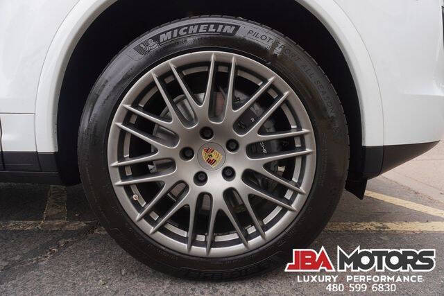 2017 Porsche Cayenne Platinum Edition
