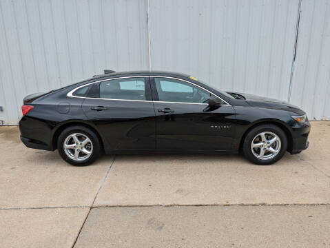 2018 Chevrolet Malibu for sale at Parkway Motors in Osage Beach MO