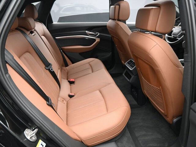 2024 Audi Q8 e-tron quattro Premium Plus