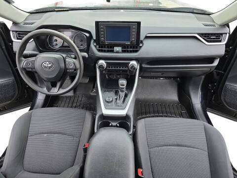 2020 Toyota RAV4 Hybrid LE