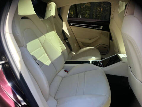 2023 Porsche Panamera GTS