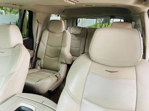 2017 Cadillac Escalade Luxury